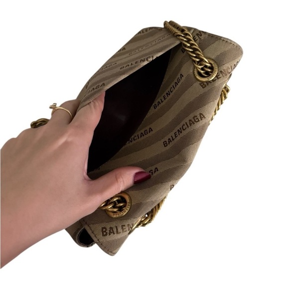 BALENCIAGA BB GOLD Chain Bag - Picture 4 of 11